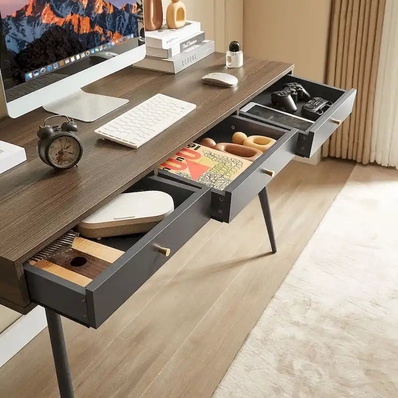 Bureau d'étude de style Mid-Century avec 3 tiroirs de rangement et finition noyer pour bureau à domicile, chambre ou étude.
