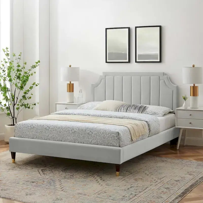 Lit plate-forme Queen en velours performant