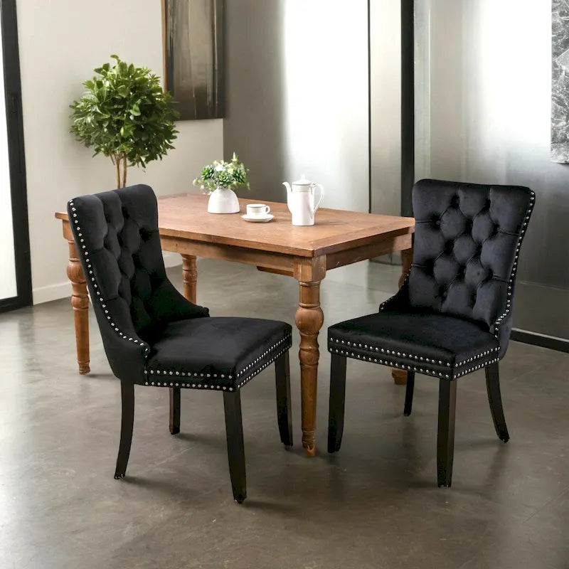 Chaises de salle à manger capitonnées en velours avec pieds en bois et garniture cloutée, lot de 2